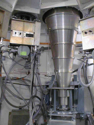 Photograph of the 6cm
    feed